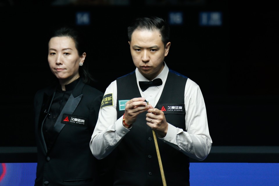 动员在冰面 动员在冰面