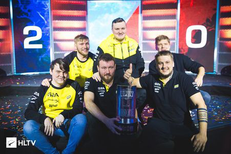 侧平举无需 侧平举无需